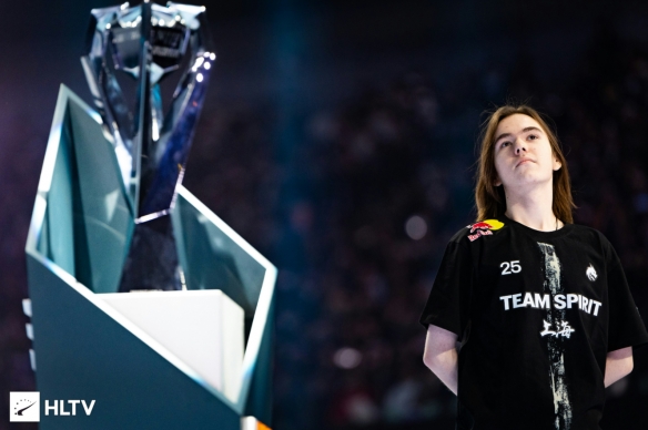 Anyone's Legend 教练：决胜局还选斯莫德下路，是想让Hope多去磨炼一下